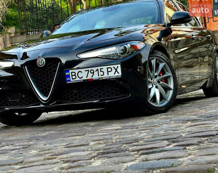 Черный Альфа Ромео Джулия, объемом двигателя 2 л и пробегом 78 тыс. км за 17800 $, фото 5 на Automoto.ua