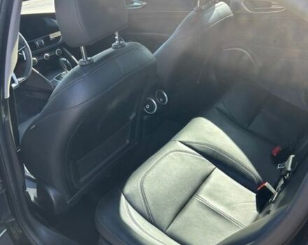 Чорний Альфа Ромео Джулія, об'ємом двигуна 2 л та пробігом 157 тис. км за 19500 $, фото 12 на Automoto.ua