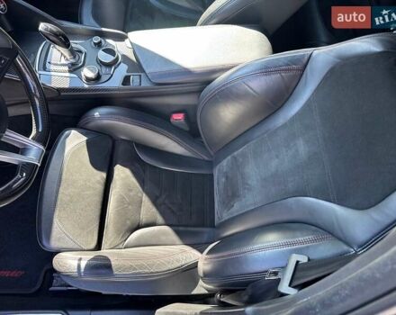 Чорний Альфа Ромео Джулія, об'ємом двигуна 2.9 л та пробігом 63 тис. км за 38500 $, фото 27 на Automoto.ua