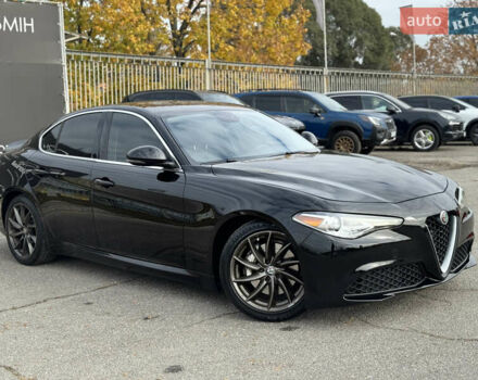 Черный Альфа Ромео Джулия, объемом двигателя 2 л и пробегом 58 тыс. км за 19999 $, фото 2 на Automoto.ua