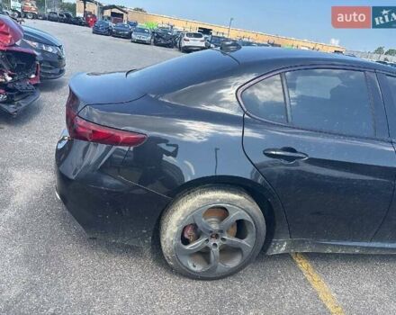 Черный Альфа Ромео Джулия, объемом двигателя 2 л и пробегом 105 тыс. км за 11500 $, фото 3 на Automoto.ua