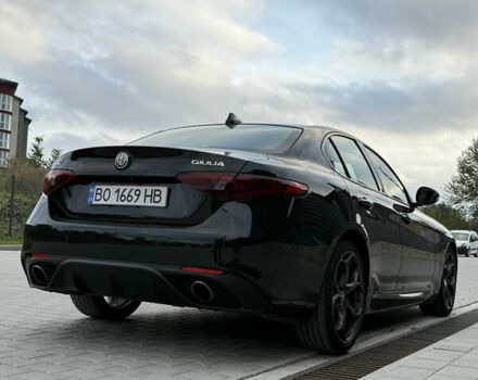 Черный Альфа Ромео Джулия, объемом двигателя 2 л и пробегом 120 тыс. км за 19900 $, фото 6 на Automoto.ua