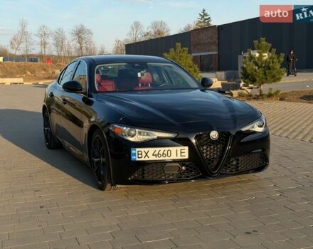 Чорний Альфа Ромео Джулія, об'ємом двигуна 2 л та пробігом 58 тис. км за 18500 $, фото 6 на Automoto.ua