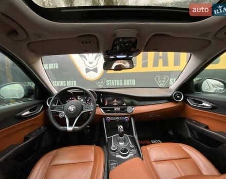 Чорний Альфа Ромео Джулія, об'ємом двигуна 2 л та пробігом 195 тис. км за 16600 $, фото 29 на Automoto.ua