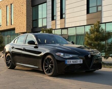 Чорний Альфа Ромео Джулія, об'ємом двигуна 2 л та пробігом 58 тис. км за 18500 $, фото 1 на Automoto.ua