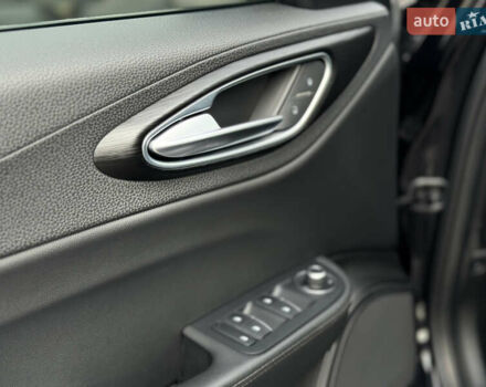 Черный Альфа Ромео Джулия, объемом двигателя 2 л и пробегом 58 тыс. км за 19999 $, фото 8 на Automoto.ua