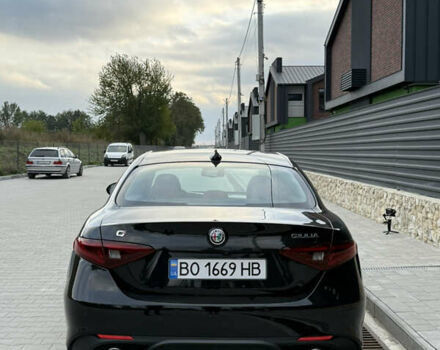 Черный Альфа Ромео Джулия, объемом двигателя 2 л и пробегом 120 тыс. км за 19900 $, фото 5 на Automoto.ua