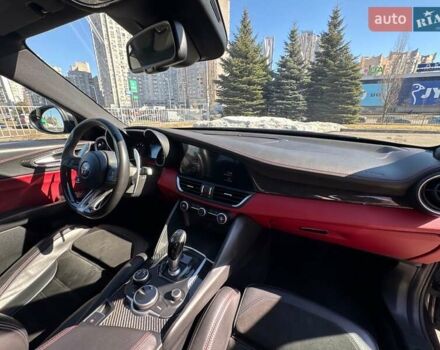 Чорний Альфа Ромео Джулія, об'ємом двигуна 2.9 л та пробігом 63 тис. км за 38500 $, фото 67 на Automoto.ua