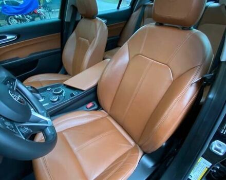 Чорний Альфа Ромео Джулія, об'ємом двигуна 2 л та пробігом 195 тис. км за 16600 $, фото 14 на Automoto.ua