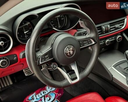 Чорний Альфа Ромео Джулія, об'ємом двигуна 2 л та пробігом 67 тис. км за 20300 $, фото 27 на Automoto.ua