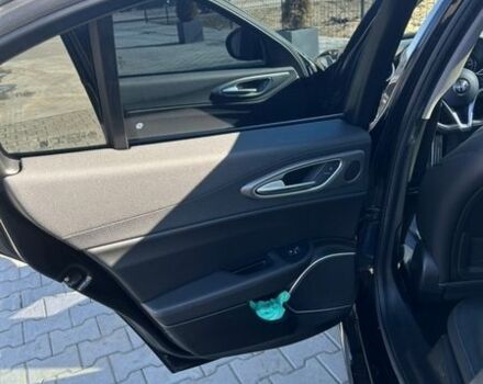 Чорний Альфа Ромео Джулія, об'ємом двигуна 2 л та пробігом 157 тис. км за 19500 $, фото 13 на Automoto.ua