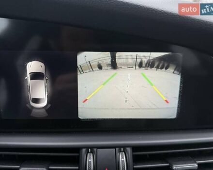 Чорний Альфа Ромео Джулія, об'ємом двигуна 2 л та пробігом 62 тис. км за 20500 $, фото 53 на Automoto.ua