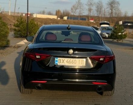 Чорний Альфа Ромео Джулія, об'ємом двигуна 2 л та пробігом 58 тис. км за 18500 $, фото 8 на Automoto.ua