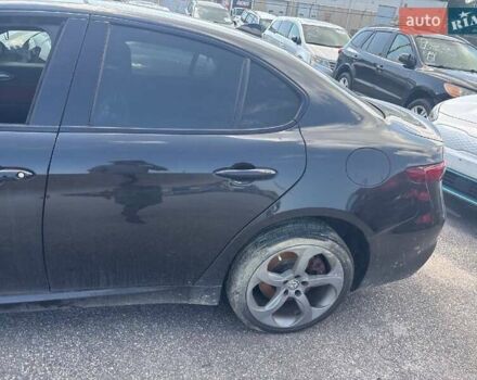 Черный Альфа Ромео Джулия, объемом двигателя 2 л и пробегом 105 тыс. км за 11500 $, фото 2 на Automoto.ua