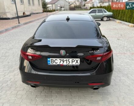 Черный Альфа Ромео Джулия, объемом двигателя 2 л и пробегом 80 тыс. км за 17000 $, фото 10 на Automoto.ua