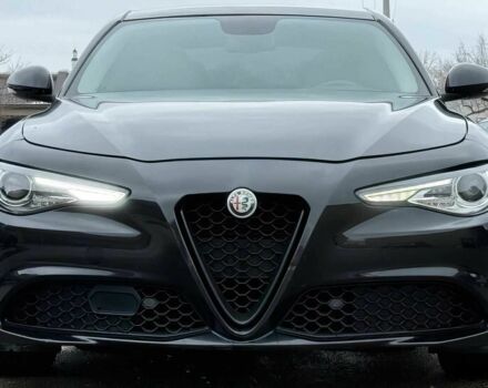 Чорний Альфа Ромео Джулія, об'ємом двигуна 2 л та пробігом 33 тис. км за 13400 $, фото 1 на Automoto.ua