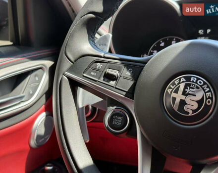 Черный Альфа Ромео Джулия, объемом двигателя 2 л и пробегом 86 тыс. км за 24900 $, фото 14 на Automoto.ua