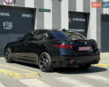 Черный Альфа Ромео Джулия, объемом двигателя 2 л и пробегом 86 тыс. км за 24900 $, фото 6 на Automoto.ua