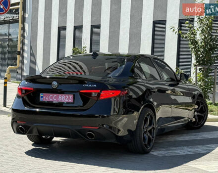 Черный Альфа Ромео Джулия, объемом двигателя 2 л и пробегом 86 тыс. км за 24900 $, фото 11 на Automoto.ua