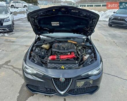 Черный Альфа Ромео Джулия, объемом двигателя 2 л и пробегом 66 тыс. км за 5000 $, фото 7 на Automoto.ua