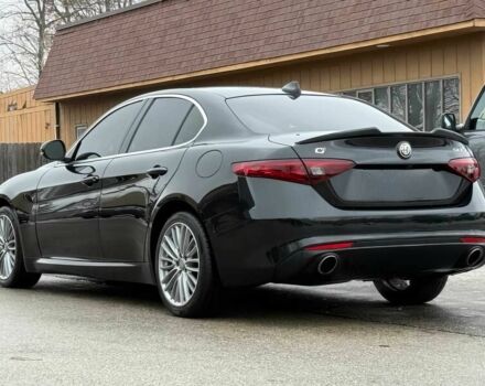 Чорний Альфа Ромео Джулія, об'ємом двигуна 2 л та пробігом 33 тис. км за 13400 $, фото 3 на Automoto.ua