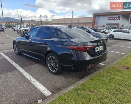 Черный Альфа Ромео Джулия, объемом двигателя 2 л и пробегом 79 тыс. км за 18412 $, фото 4 на Automoto.ua