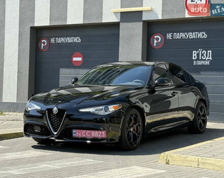 Черный Альфа Ромео Джулия, объемом двигателя 2 л и пробегом 86 тыс. км за 24900 $, фото 2 на Automoto.ua