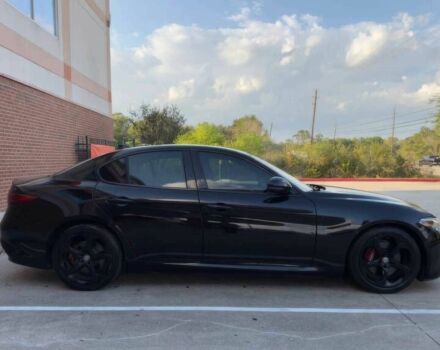 Черный Альфа Ромео Джулия, объемом двигателя 2.9 л и пробегом 33 тыс. км за 12500 $, фото 7 на Automoto.ua