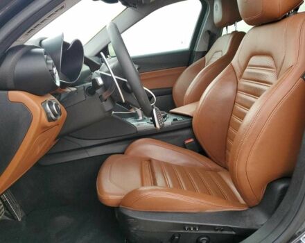 Черный Альфа Ромео Джулия, объемом двигателя 2 л и пробегом 100 тыс. км за 3850 $, фото 7 на Automoto.ua