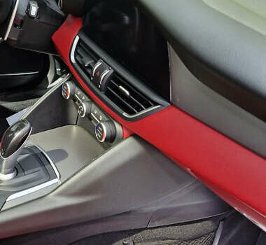 Альфа Ромео Джулия 2018 в Запорожье на Automoto.ua Черный Альфа Ромео Джулия, объемом двигателя 2 л и пробегом 80 тыс. км за 22500 $, фото 8 на Automoto.ua