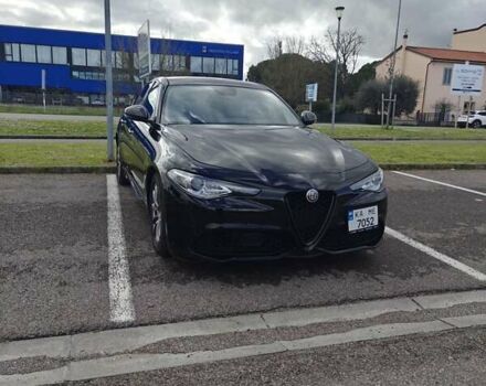Черный Альфа Ромео Джулия, объемом двигателя 2 л и пробегом 79 тыс. км за 18412 $, фото 1 на Automoto.ua