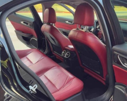 Черный Альфа Ромео Джулия, объемом двигателя 2.9 л и пробегом 33 тыс. км за 12500 $, фото 14 на Automoto.ua