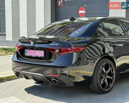 Черный Альфа Ромео Джулия, объемом двигателя 2 л и пробегом 86 тыс. км за 24900 $, фото 7 на Automoto.ua