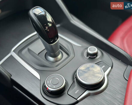 Альфа Ромео Джулія 2018 у Дніпро (Дніпропетровську) на Automoto.ua Чорний Альфа Ромео Джулія, об'ємом двигуна 2 л та пробігом 135 тис. км за 17000 $, фото 10 на Automoto.ua