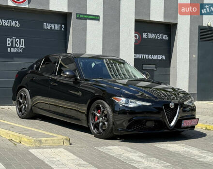 Черный Альфа Ромео Джулия, объемом двигателя 2 л и пробегом 86 тыс. км за 24900 $, фото 4 на Automoto.ua