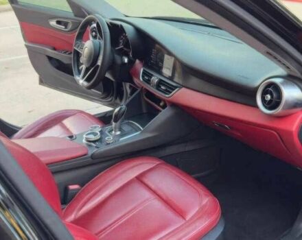 Чорний Альфа Ромео Джулія, об'ємом двигуна 2 л та пробігом 89 тис. км за 10700 $, фото 11 на Automoto.ua