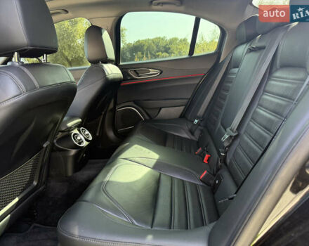 Альфа Ромео Джулия 2018 в Белой Церкве на Automoto.ua Черный Альфа Ромео Джулия, объемом двигателя 2 л и пробегом 75 тыс. км за 25500 $, фото 28 на Automoto.ua