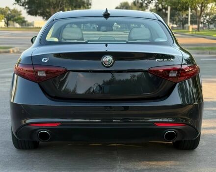 Черный Альфа Ромео Джулия, объемом двигателя 2 л и пробегом 45 тыс. км за 4100 $, фото 5 на Automoto.ua