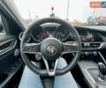 Чорний Альфа Ромео Джулія, об'ємом двигуна 2 л та пробігом 53 тис. км за 24000 $, фото 36 на Automoto.ua