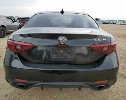 Черный Альфа Ромео Джулия, объемом двигателя 2 л и пробегом 100 тыс. км за 3850 $, фото 4 на Automoto.ua