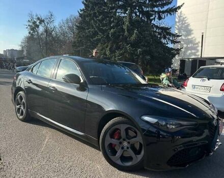 Черный Альфа Ромео Джулия, объемом двигателя 2 л и пробегом 45 тыс. км за 24000 $, фото 3 на Automoto.ua