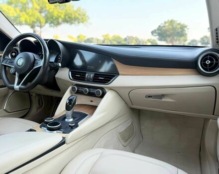 Черный Альфа Ромео Джулия, объемом двигателя 2 л и пробегом 45 тыс. км за 4100 $, фото 11 на Automoto.ua