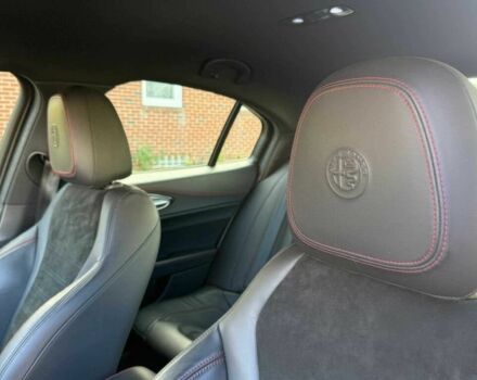 Черный Альфа Ромео Джулия, объемом двигателя 2.9 л и пробегом 48 тыс. км за 12500 $, фото 13 на Automoto.ua