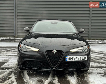 Чорний Альфа Ромео Джулія, об'ємом двигуна 2 л та пробігом 65 тис. км за 21900 $, фото 6 на Automoto.ua