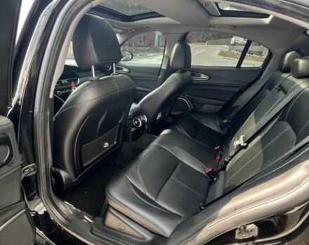 Чорний Альфа Ромео Джулія, об'ємом двигуна 2 л та пробігом 179 тис. км за 16800 $, фото 26 на Automoto.ua