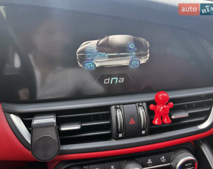 Черный Альфа Ромео Джулия, объемом двигателя 2 л и пробегом 29 тыс. км за 23999 $, фото 13 на Automoto.ua