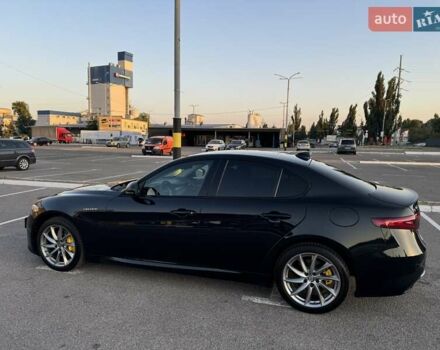 Черный Альфа Ромео Джулия, объемом двигателя 2 л и пробегом 88 тыс. км за 29100 $, фото 4 на Automoto.ua