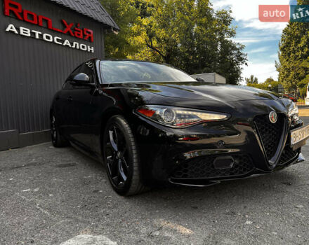 Черный Альфа Ромео Джулия, объемом двигателя 2 л и пробегом 29 тыс. км за 23999 $, фото 3 на Automoto.ua