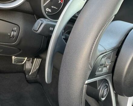 Черный Альфа Ромео Джулия, объемом двигателя 2 л и пробегом 88 тыс. км за 29100 $, фото 13 на Automoto.ua