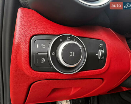 Черный Альфа Ромео Джулия, объемом двигателя 2 л и пробегом 29 тыс. км за 23999 $, фото 28 на Automoto.ua